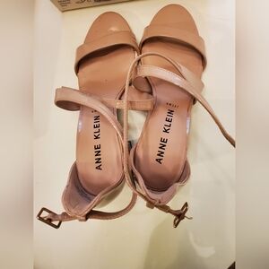 Anne Klein Women's Tan Heels. Sz 7. Worn Only Once Great Condition.